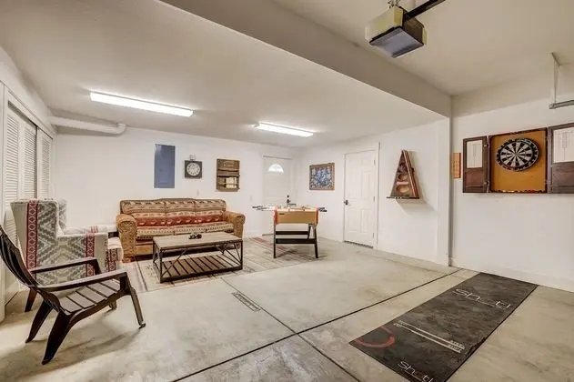 Ev, Birden Çok Yatak, Sıcak Su Havuzu