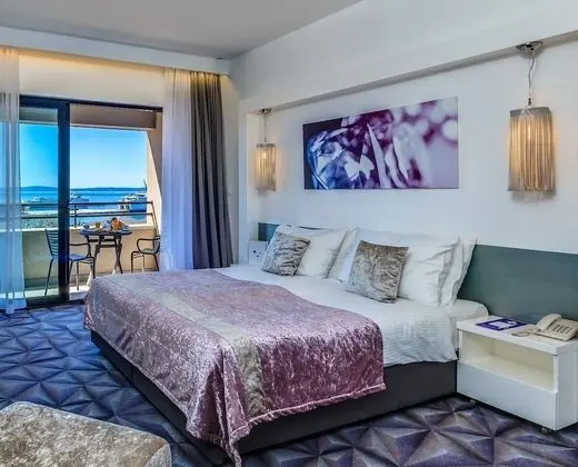 Superior Tek Büyük veya İki Ayrı Yataklı Oda, Balkon, Deniz Manzaralı