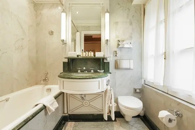 Classic Tek Büyük Yataklı Oda