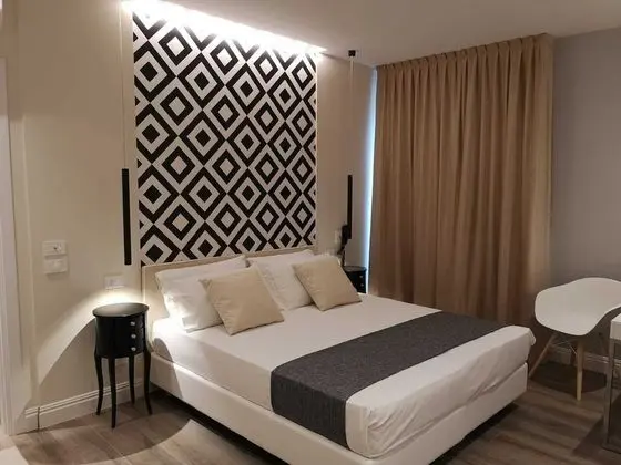 Standard Tek Büyük Yataklı Oda
