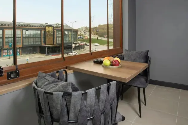 Deluxe Custom Tek Büyük Veya İki Ayrı Yataklı Balkonlu