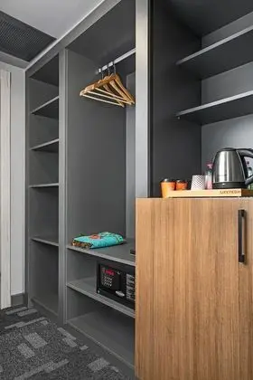 Superior Custom Tek Büyük Veya İki Ayrı Yataklı Balkonlu