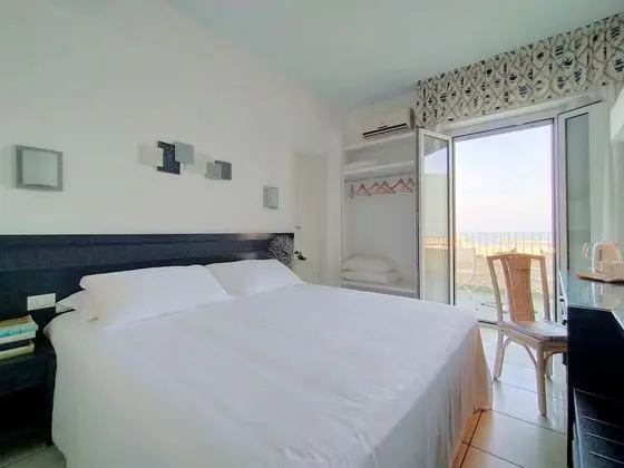 Panoramic Tek Büyük veya İki Ayrı Yataklı Oda