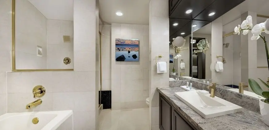 Tower Premier Two Queen Room
