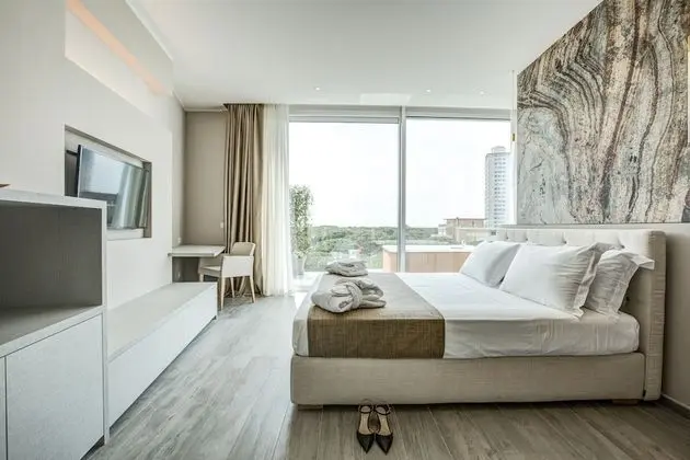 Junior Süit, Sıcak Su Küveti, Kule