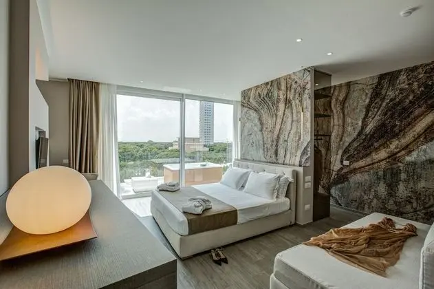 Junior Süit, Sıcak Su Küveti, Kule