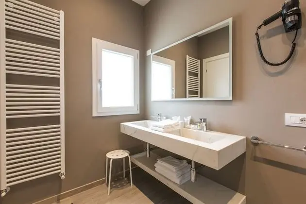 Junior Süit, Sıcak Su Küveti, Kule