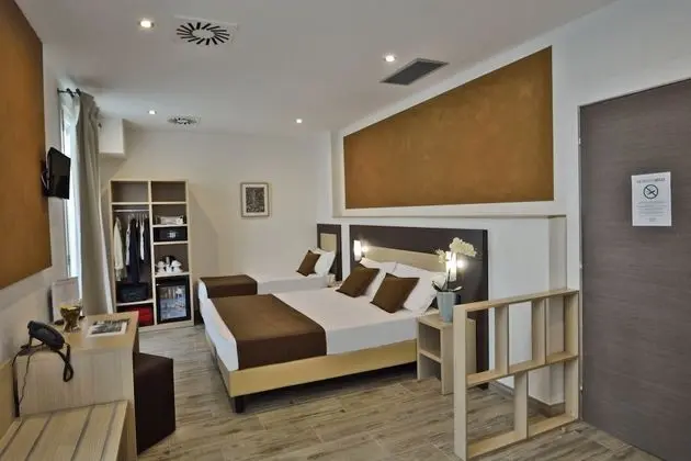 Junior Süit, Balkon