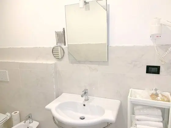 Junior Süit, Balkon