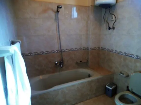 Tek Büyük Yataklı Oda, Ortak Banyo