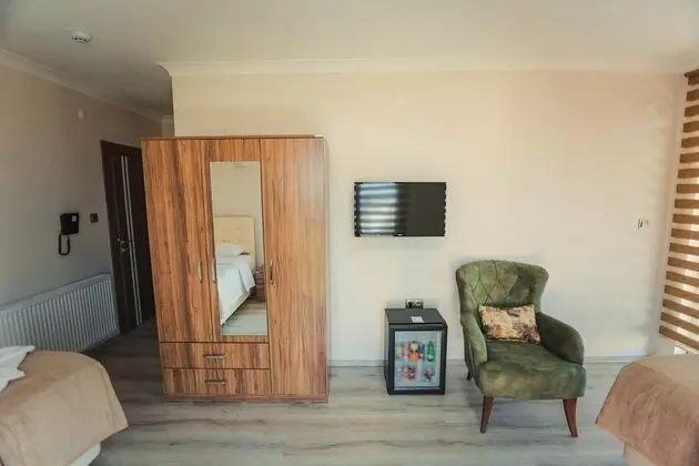 With Balcony Room