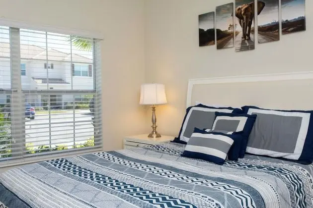 Ev