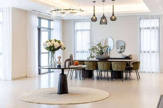 DHH - 5 Bed VillaB Pool + Beach Access Palm Jumeirah