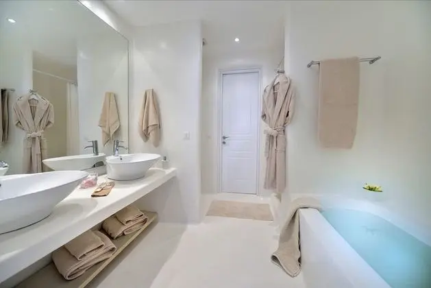 Luxury Villa, Birden Çok Yatak Odası