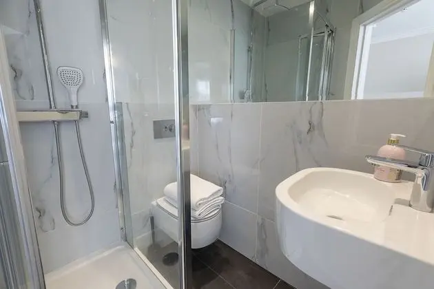 Luxury Apart Daire, Banyolu/Duşlu