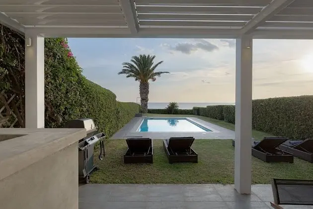 Luxury Villa, 4 Yatak Odası, Deniz Manzaralı, Denize Sıfır
