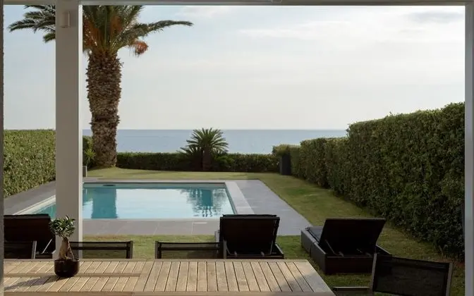 Luxury Villa, 4 Yatak Odası, Deniz Manzaralı, Denize Sıfır