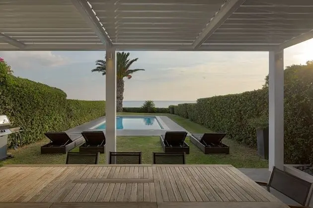 Luxury Villa, 4 Yatak Odası, Deniz Manzaralı, Denize Sıfır