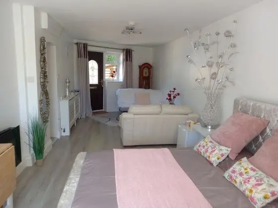 Stüdyo, 1 Büyük (Queen) Boy Yatak ve Çekyat