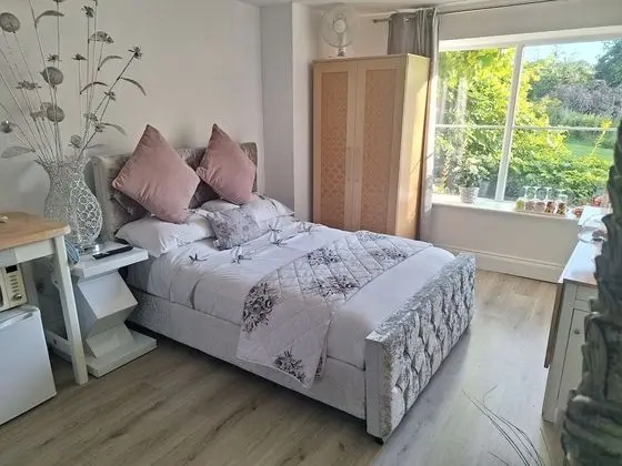 Stüdyo, 1 Büyük (Queen) Boy Yatak ve Çekyat