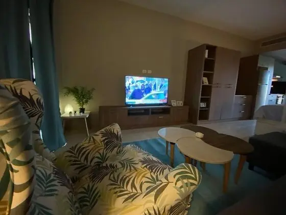 Design Stüdyo, 1 En Büyük (King) Boy Yatak ve Çekyat, Havuz Manzaralı, Denize Bakan