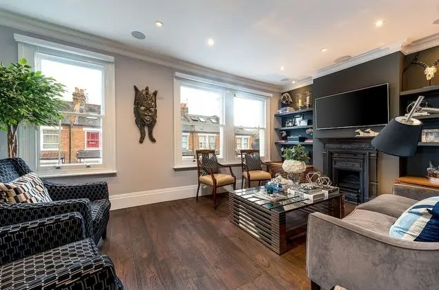 Exclusive Ev (2 Bedrooms)