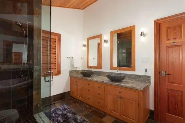 Ev, Birden Çok Yatak (Luxury 5 Bedroom Blueberry Chalet)