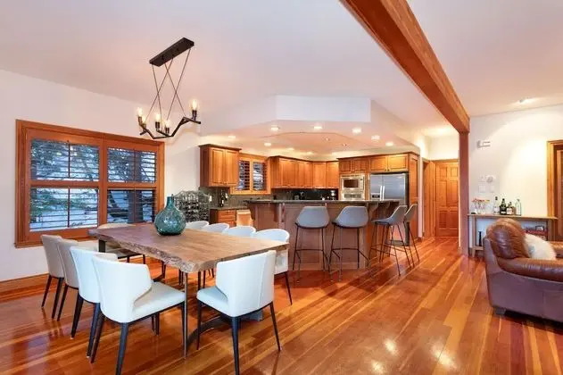 Ev, Birden Çok Yatak (Luxury 5 Bedroom Blueberry Chalet)