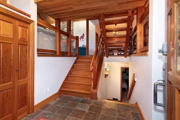 Ev, Birden Çok Yatak (Luxury 5 Bedroom Blueberry Chalet)