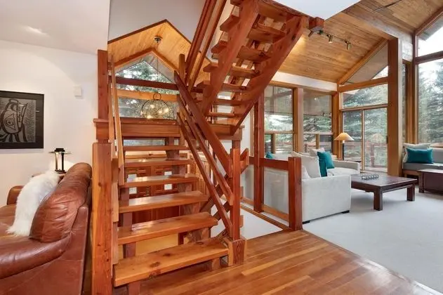 Ev, Birden Çok Yatak (Luxury 5 Bedroom Blueberry Chalet)