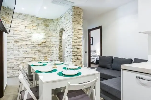 Apart Daire, 5 Yatak Odası