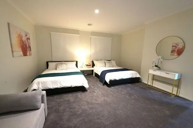 Ev (9 Bedrooms)