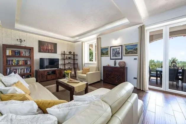 Ev (Luxury - amazing seaview - H(8+2))