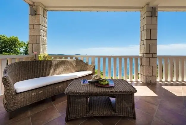 Ev (Luxury - amazing seaview - H(8+2))