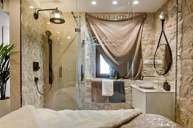 Deluxe Stüdyo Süit