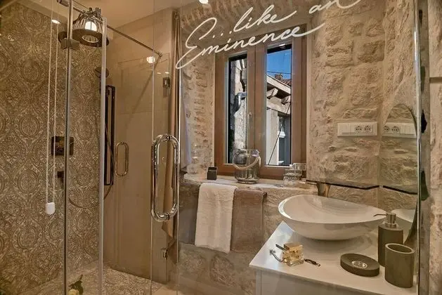 Deluxe Stüdyo Süit