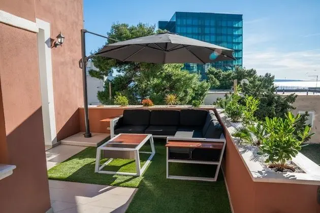 Exclusive Tek Büyük Yataklı Oda