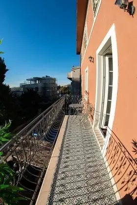 Exclusive Tek Büyük Yataklı Oda