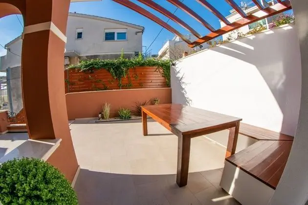 Exclusive Tek Büyük Yataklı Oda