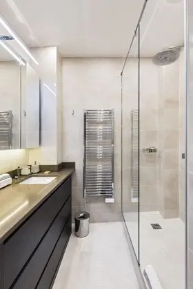 Deluxe Apart Daire, Banyolu/Duşlu (Rue )