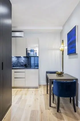 Luxury Apart Daire, Banyolu/Duşlu, Avlu Manzaralı