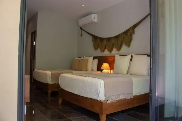 Luxury Oda, 2 Büyük (Queen) Boy Yatak, Kişiye Özel Havuzlu, Zemin Kat