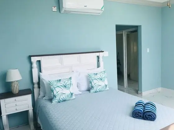 Deluxe Queen Suite