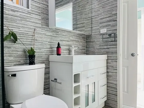 Deluxe Queen Suite