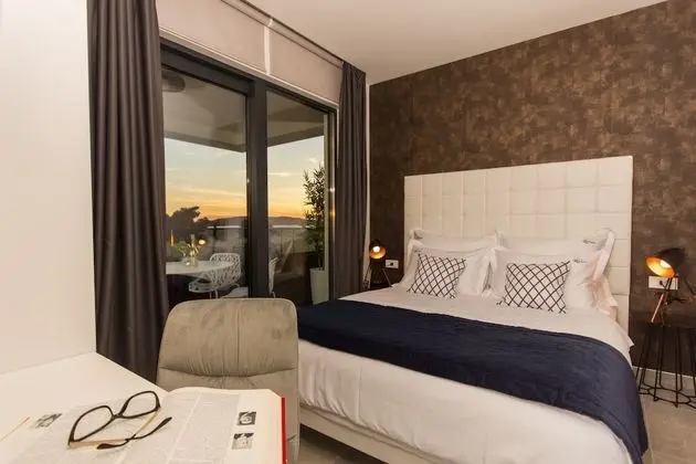 Luxury Apartment Royal M with Pool I