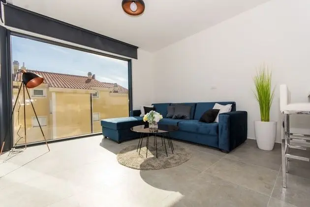 Luxury Apartment Royal M with Pool II