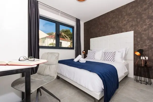 Luxury Apartment Royal M with Pool III