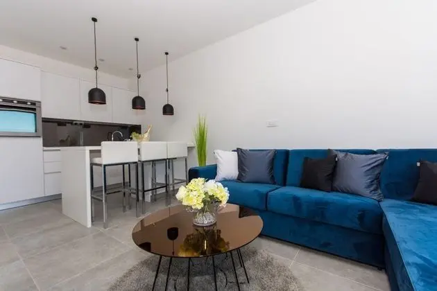 Luxury Apartment Royal M with Pool III