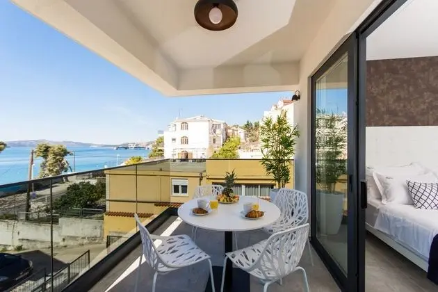 Luxury Apartment Royal M with Pool III