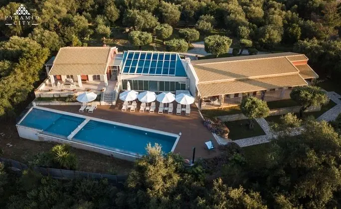 Villa, Banyolu/Duşlu (Luxury Villa Aphrodite)
